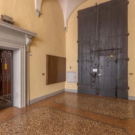 Castiglione Escape بولونيا